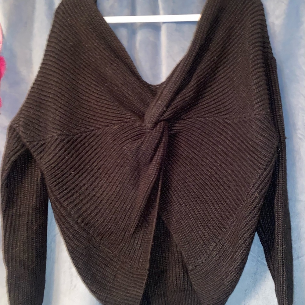 Love Tree Black V-Neck Sweater